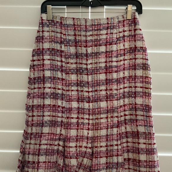 St. John jacket and skirt suit. - Picture 11 of 14